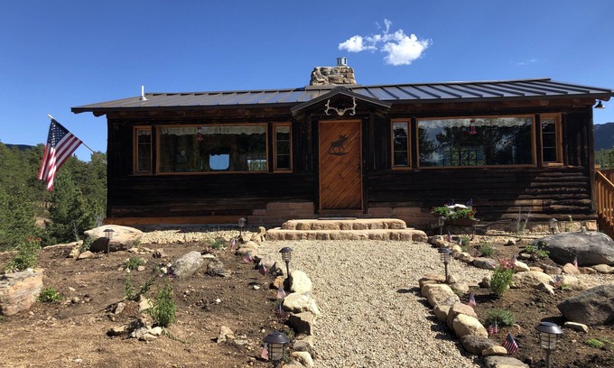 Allenspark Cabin | Enjoy the Rockies-hike, fish, relax with great views. Pet friendly