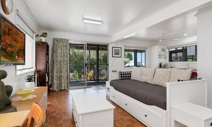 Noosa North Shore Apartment | Enjoy your stay at this cute, little holiday apartment