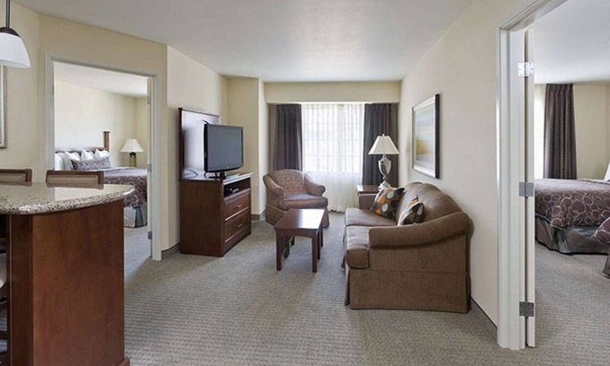 Las Colinas Resort | Enjoyable Stay! Outdoor Swimming Pool, Minutes’ Drive to Dallas World Aquarium!