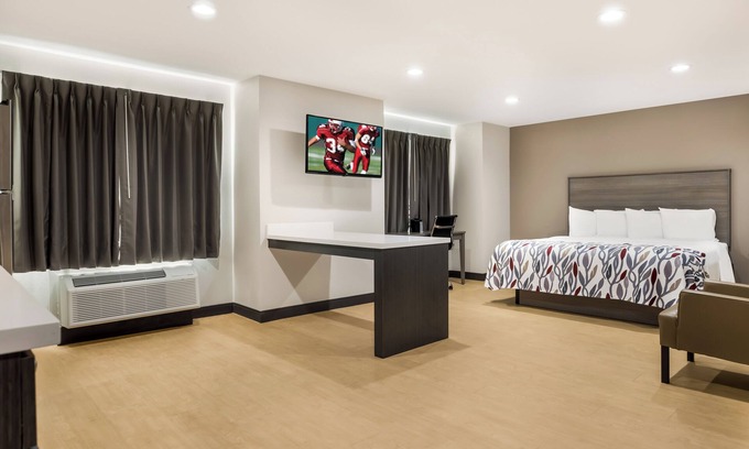 Sulphur Hotel | Ensuring a Very Comfortable & Memorable Stay! Free Parking, Pets Allowed!