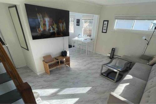 Garden City Park Villa | Entire 3bdr home w/parking, backyard, FirePit, BBQ
