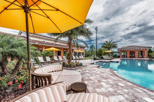 Kissimmee Apartment | Entire Apartment with Relaxing King Bed, Pets Welcome, 15 Min to Parks, Resort-Style Amenities