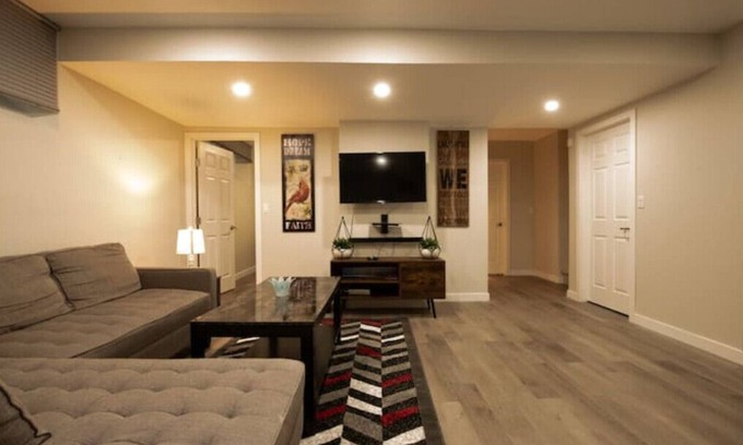 Winnipeg Apartment | Entire Basement Suite - Lovely & Close to Stores