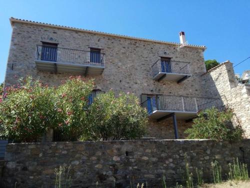 Tripi House | Entire Home in Laconia