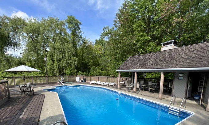 Fort Edward House | Entire Home with Inlaw near Saratoga/Lake George with Huge Inground Pool