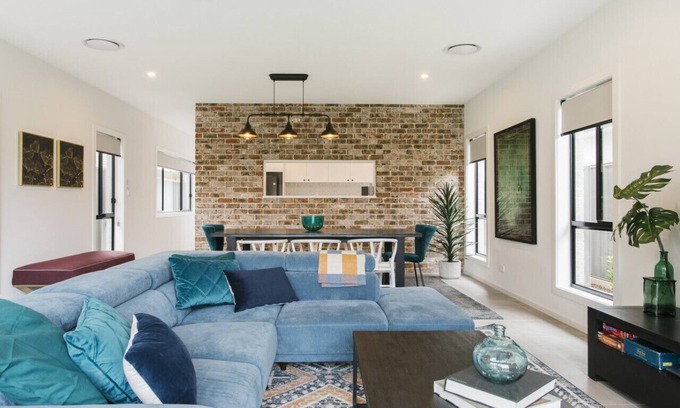 Brighton House | Entire Luxury Townhouse - 5BR - 3BTH