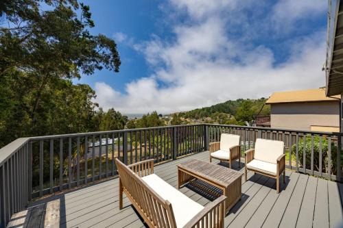 Linda Mar House | Entire Oceanview Coastal Retreat in Pacifica