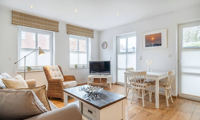 Greetsiel Apartment | Entspannter Urlaub am Hafen: Die Ferienwohnungen 'an't Diekstreek'!