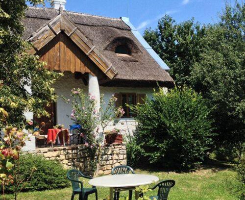 Kezkkut House | Erdőszéli Parasztház Kékkút