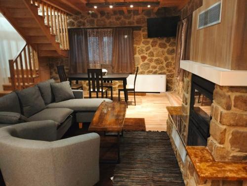 Mesaia Trikala House | Erofili