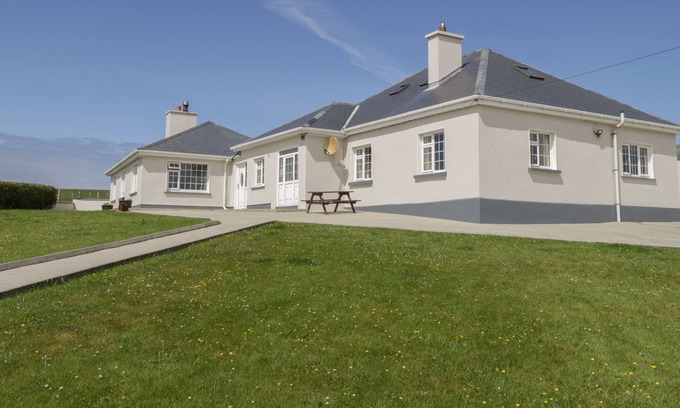 Belmullet House | ERRIS HEAD HOUSE, family friendly in Belmullet, County Mayo