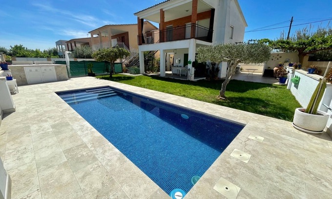 Castello de la Plana House | Aeroclub Rental Holidays Vacation Villa REF 002