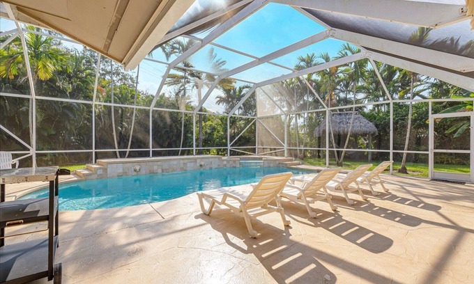 Plantation House | Escape to a Tropical Paradise with a Private Pool & Jacuzzi