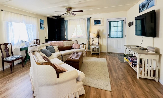 Gateway House | Escape to AK’s Best Hidden Haven: Your Ultimate Oasis of Oppulance & Seclusion.