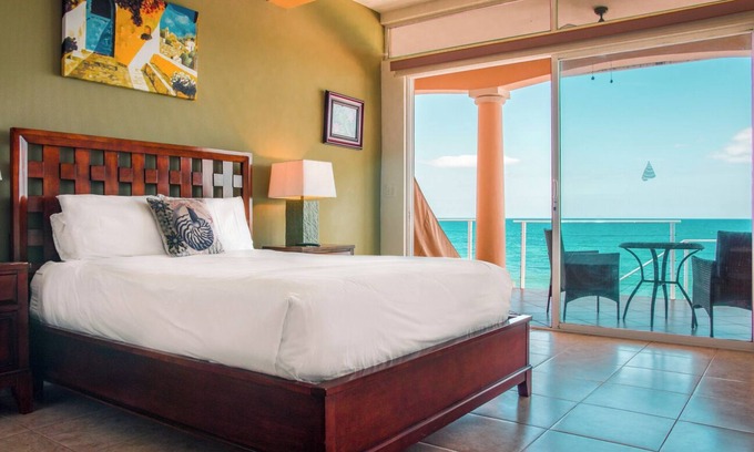 Boca Corona Apartment | Escape to Paradise Beachfront Suites at Panama's Premier Hotel Nautilus Suite