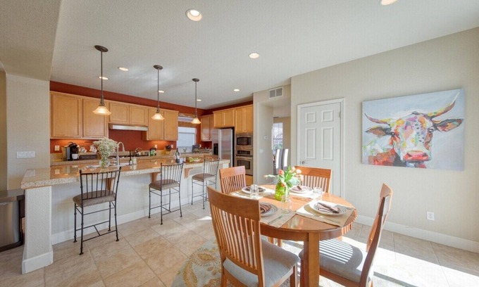 Windsor House | Escape to Paradise: Stunning Home in the Heart of Wine Country