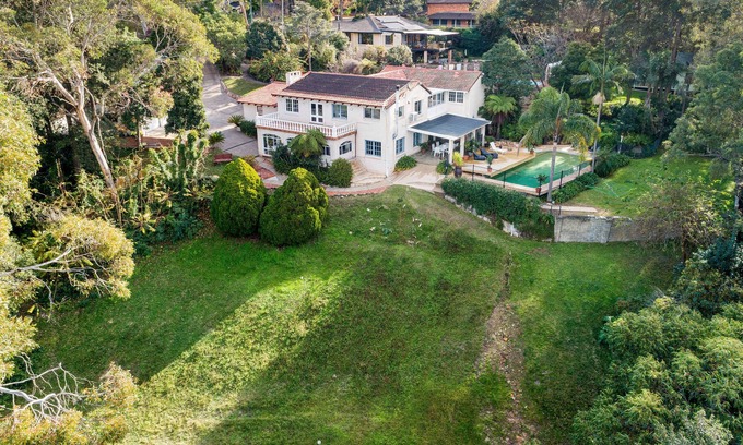 Mount Riverview House | Escape to the Picturesque Blue Mountains for a relaxing break from the mundane!