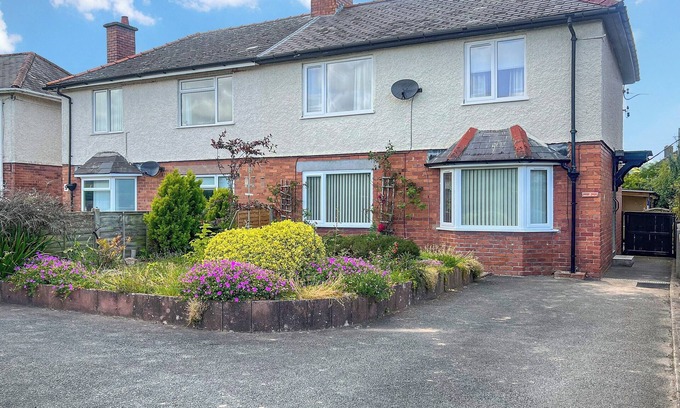 Hay on Wye Cottage | Escape to this three-bedroom holiday home set in Hay-on-Wye.
