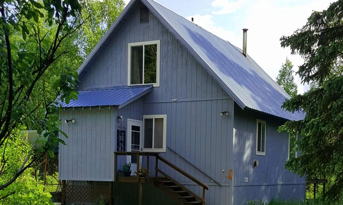 Trapper Creek House | Escape to Trapper Creek - Cozy 2-Bedroom Vacation Home