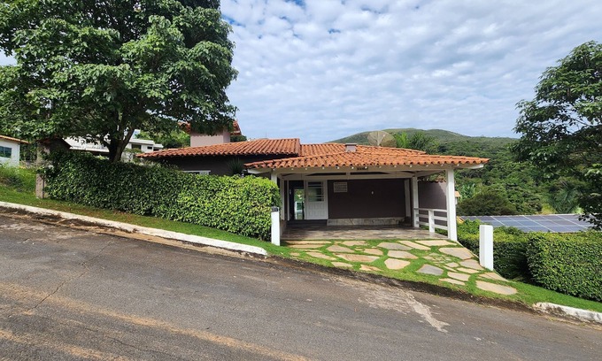 Capitolio House | Escarpas do Lago House