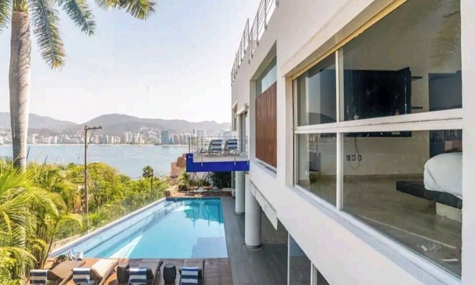 Playa Guitarron House | Espectacular casa en Brisas Guitarron con la mejor vista a la Bahia