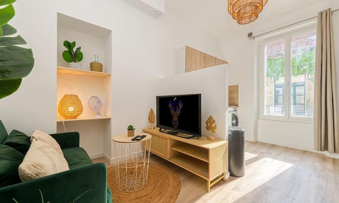 Quartier des Eaux-Claires Apartment | Esprit Jungle : tout équipé, une chambre, wifi fibre