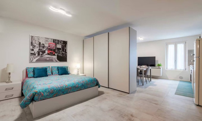Centro Storico Nord Apartment | [Essenza Moderna] City Center + Relax