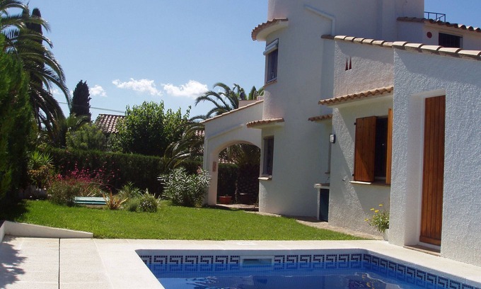 Torroella de Montgri Villa | Estartit, Typical independent house by the sea, private pool, garden