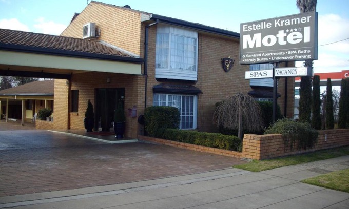 Armidale City Centre Hotel | Estelle Kramer Motel