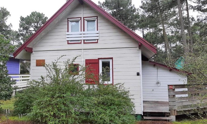 Le Porge Ski Chalet | Et pourquoi pas des vacances naturistes à la Jenny ?
