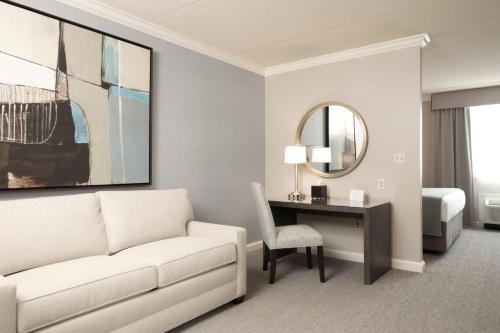 Danbury Hotel | Ethan Allen Hotel
