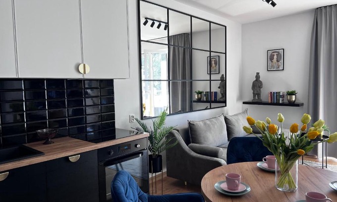 Tomaszow Mazowiecki Apartment | EUROPA22 Apartament "Sen jak w pięciogwiazdkowym hotelu" - JAKOŚĆ, nie ilość - CENTRUM MIASTA w atrakcyjnym miejscu obok parku ze stawem