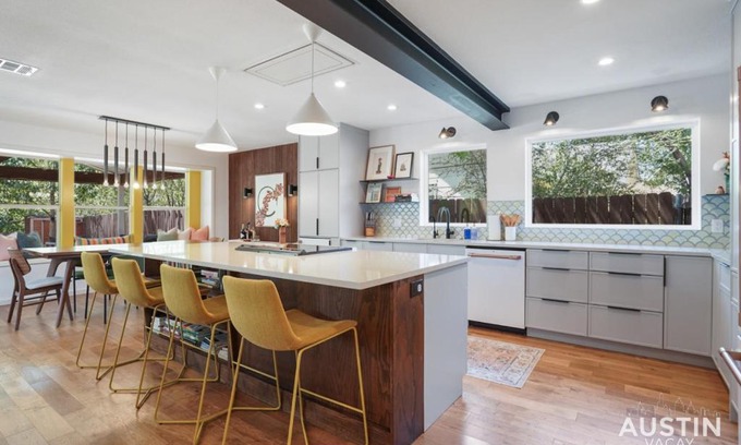 University Hills and Windsor Park House | EV Ready Chic WFH Oasis Covered Patio and Pets Ok