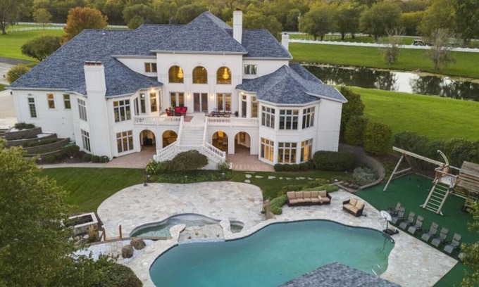 Morris House | Events Welcome! 12,000 SF Mansion w/2 Pools & Lakeview