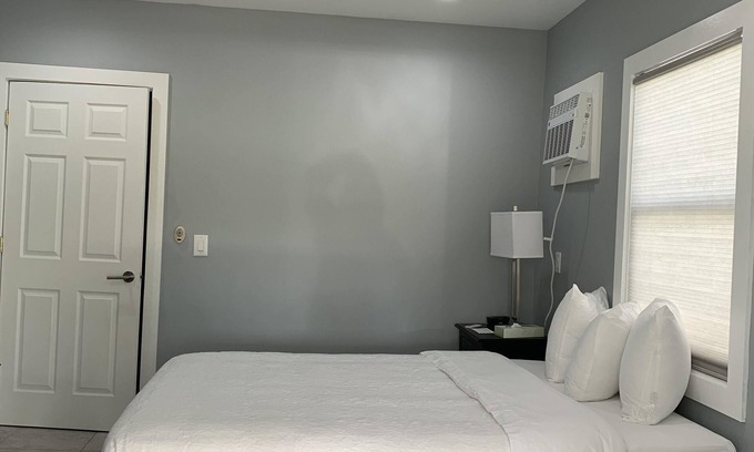 Everglades City Hotel | Everglades City Motel - Queen Room, 1 Bed