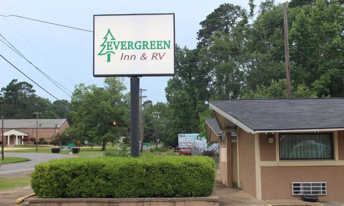 Winnfield Hotel | Evergreen Inn and R.V.