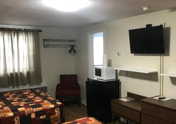 Town of Scriba Hotel | Evergreen Motel