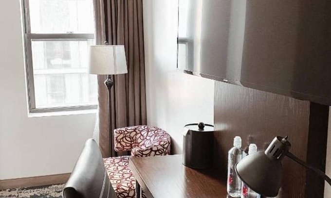 Near North Side Hotel | Everything You Need For The Perfect Vacation! Pet-friendly Property, King Room!
