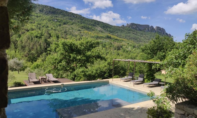La Roche-sur-le-Buis House | Exceptional farmhouse with swimming pool, view and large courtyard