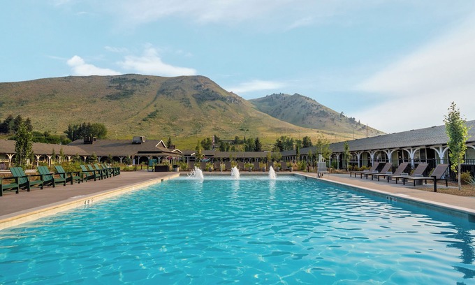 Jackson Apartment | Exciting Outdoor Escapade! Free Parking, Swimming Pool, Pets are Welcome!