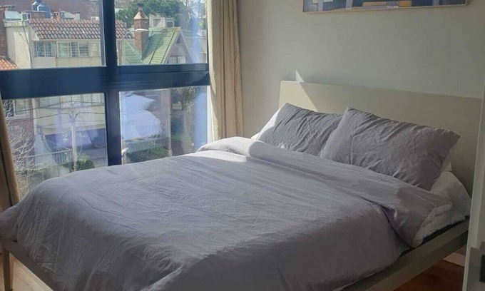 Montevideo Apartment | Exclusive apartment on the Rambla with city view