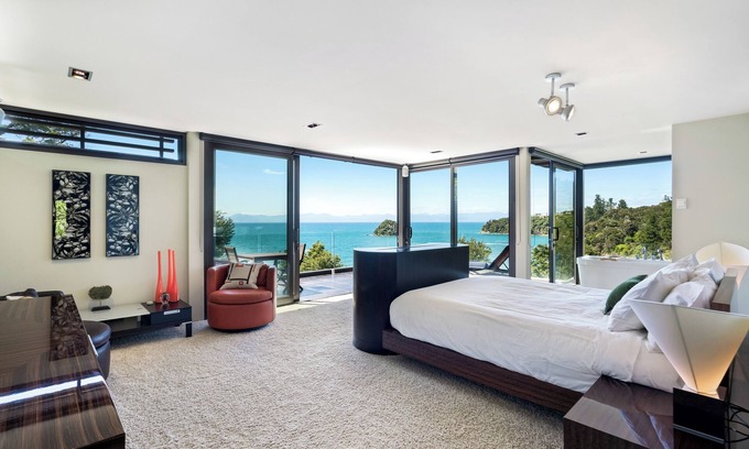 Ngaio Bay Cabin | Exclusive Entire Lodge