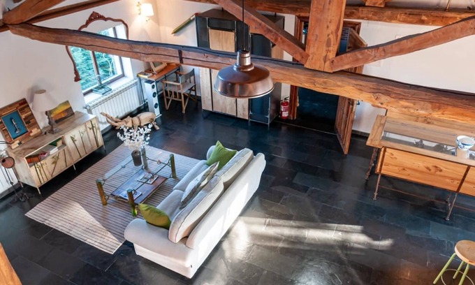 Tarilonte de la Pena Apartment | EXCLUSIVE APARTMENT WITH 3 DOUBLE ROOMS IN ARTISTIC BUILDING