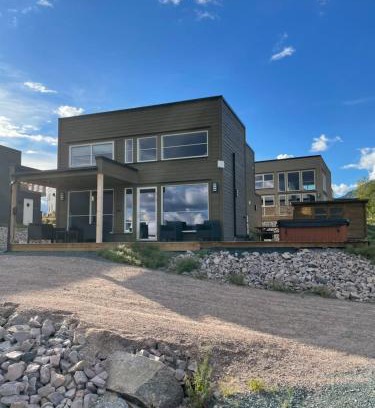 Kviteseid House | Exclusive Funkis Cabin, Lake View, Rooftop Terrace, Jacuzzi, Sauna, Close to Golf and Alpine