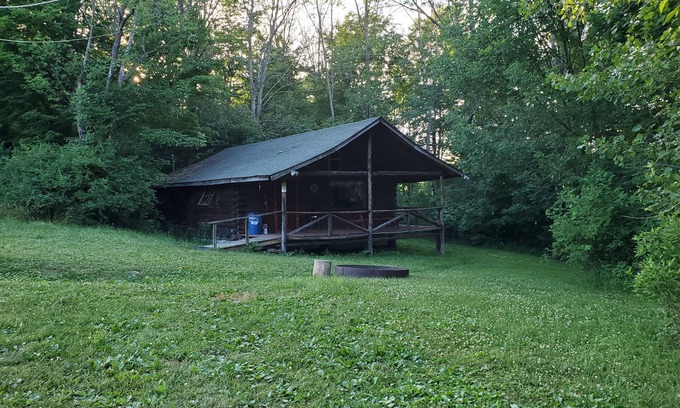 Millerton Cabin | Exclusive Single Log Cabin By a fully stocked Lake