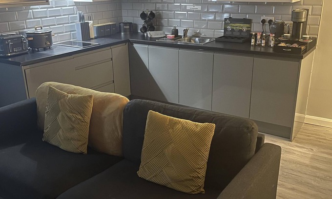 Scunthorpe Apartment | executive 1 bedroom apartment suite with jet bath