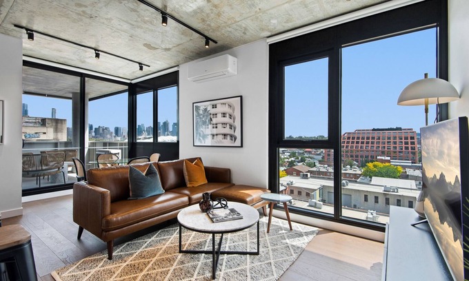 Cremorne Apartment | Executive 2-Bed Apartment with Views, Gym and Spa