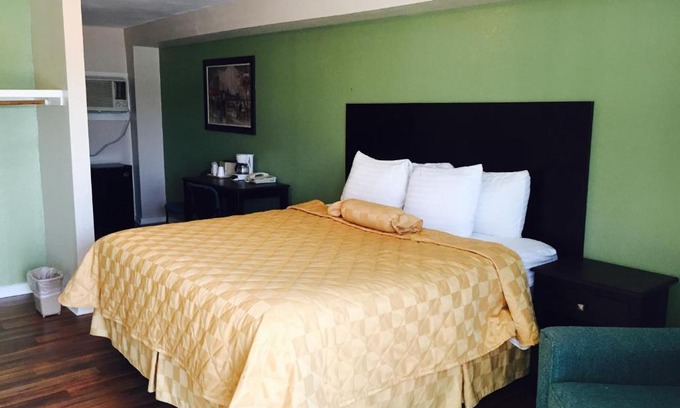 Eagle Pass Hotel | Executive Inn & Kitchenette Suites-Eagle Pass