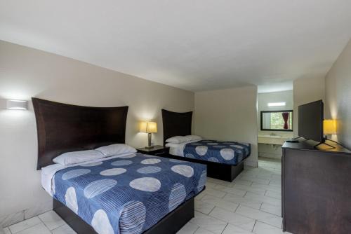 Beeville Hotel | Executive Inn & Suites Beeville