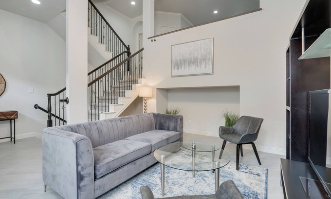 Legacy Park House | Executive Living At The Shops of Legacy Plano. nFAMILY, KIDS & PETS FRIENDLY!